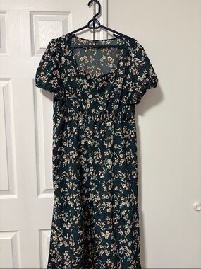 SHEIN Dark Green Floral Maxi Dress with Puff Sleeves